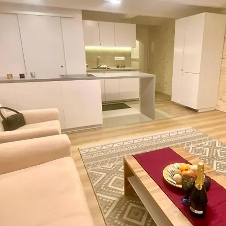 Bunker In The Old Town Apartmán *